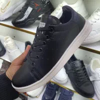 کفش کتونی و زنانە