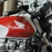 ماکت موتور سی بی ۱۳۰۰ مدل ۲۰۰۳|کلکسیون و سرگرمی|تهران, فلسطین (میدان انقلاب)|دیوار