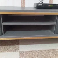 تلویزیون و میز