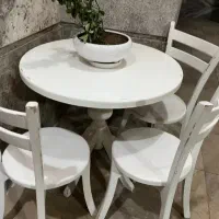 میز صبحانه خوری