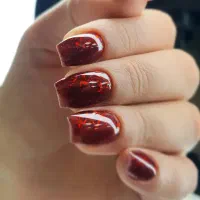 خدمات کاشت ناخن