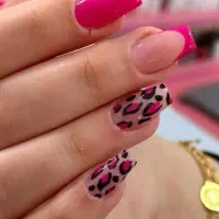 کاشت ناخن به صورت حرفه ای