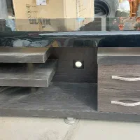 میز تلویزیون در حد نو