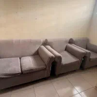 یک ست مبل ۴ نفره و یک تک نفره