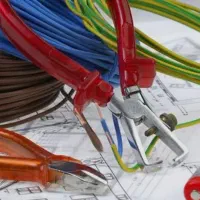 برق کشی و لوله کشی ساختمان نصب پمپ ومنبع