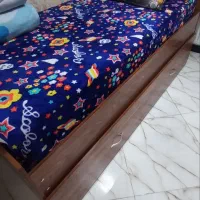 تخت مهمان میزبان