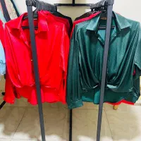 خیاط تمیز دوز شومیز. وسط کار