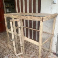 قفس یا لانه بزرگ پرنده، مرغ یا جوجه