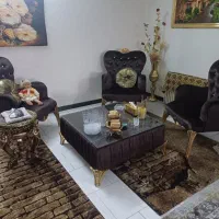 ۴ عدد مبل تک نفره شکلاتی طلایی نو با میز وسط بزرگ