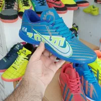 کتونی 780 هزار تومان سالنی فوتبالی