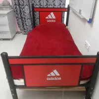 تخت یکنفره فلزی