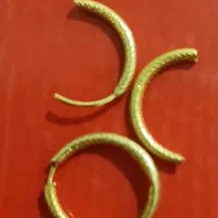 گوشواره طلا شکسته
