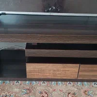 فرش و میز تلویزیون