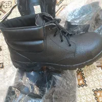 تبلت رنگ مشکی کفش ایمنی