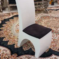 صندلی بسیار تمیز و نو