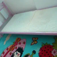 مقداری وسایل اتاق کودک