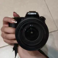دوربین عکاسی cannon 250D به همراه لنز 18-135