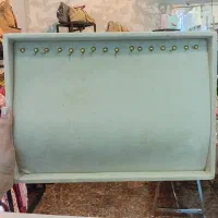 جای گردنبند و دستبند