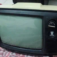 تلویزیون قدیمی پارس|کلکسیون اشیاء عتیقه|همدان, |دیوار