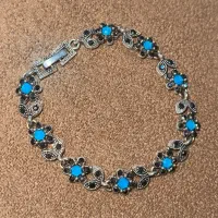 دستبند‌ نگین آبی