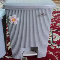 سطل زباله پدالی پلاستیکی|ظروف نگهدارنده، پلاستیکی، یک‌بارمصرف|قم, دورشهر|دیوار