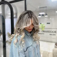 ارائه خدمات رنگ و لایت.|خدمات آرایشگری و زیبایی|ساری, |دیوار