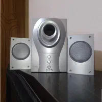 اسپیکر سه تکه