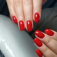 تخفیف آموزش کاشت ناخن