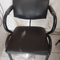 صندلی چرم مشکی