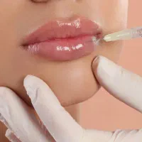 یک مدل برای ژل و بوتاکس هزینه مواد گرفته می شود