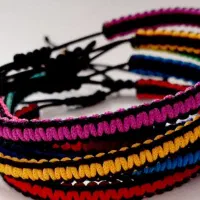 دستبند در رنگ های مختلف