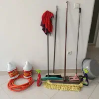 کارگرهستم جوان نظافت منزل شستشو و سایر کارها...