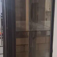 ویترین دو درب