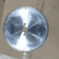 یک عدد تیغ اره ام دی اف بر