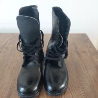 پوتین|کیف، کفش، کمربند|بندر ترکمن, |دیوار