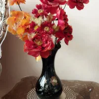 تعدادی گل و گلدان|گل مصنوعی|ایلام, |دیوار