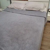 تخت خواب همراه با خوش خواب