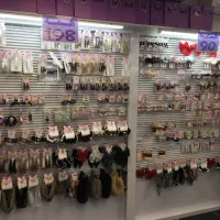 فروش دکور وویترین و مانکن  و استند واینه و...