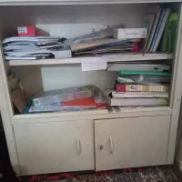 کتابخانه یا قفسه فلزی کاملا سالم و ضخیم قدیمی