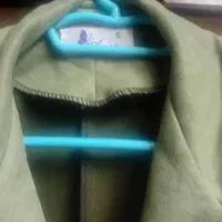 تعداد زیادی کاپشن و پالتو|لباس|اراک, |دیوار