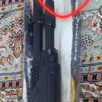 یه تعدادی اسباب بازی بچه و وسایل خانه