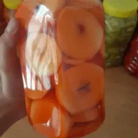 ترشیه سیب با آب توت فرنگی