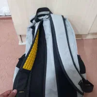 کوله مدرسه مارک تسلا، در حد نو