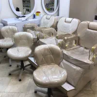 لوازم و میز و صندلی ارایشگاهی در حد نو|آرایشگاه و سالن‌های زیبایی|بروجرد, |دیوار