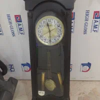 ساعت دیواری تمیز سالم