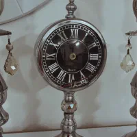 شمعدون وساعت