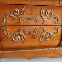 میز تی وی معرق و برنز کاری شده در حد نو|میز تلویزیون|فردیس, شهرک هفده شهریور|دیوار