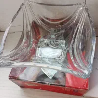 تعدادی ظرف نو|ظروف سرو و پذیرایی|ساوه, |دیوار