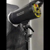 فلش نور عکاسی  ۴۰۰ ژول همراه سافت باکس و پایه