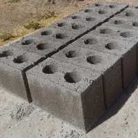 بلوک و گوم سیمانی